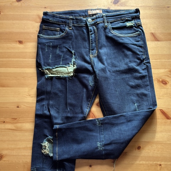 CRYSP DENIM PACIFIC DENIM in DARK INDIGO RIPPED - Picture 4 of 8